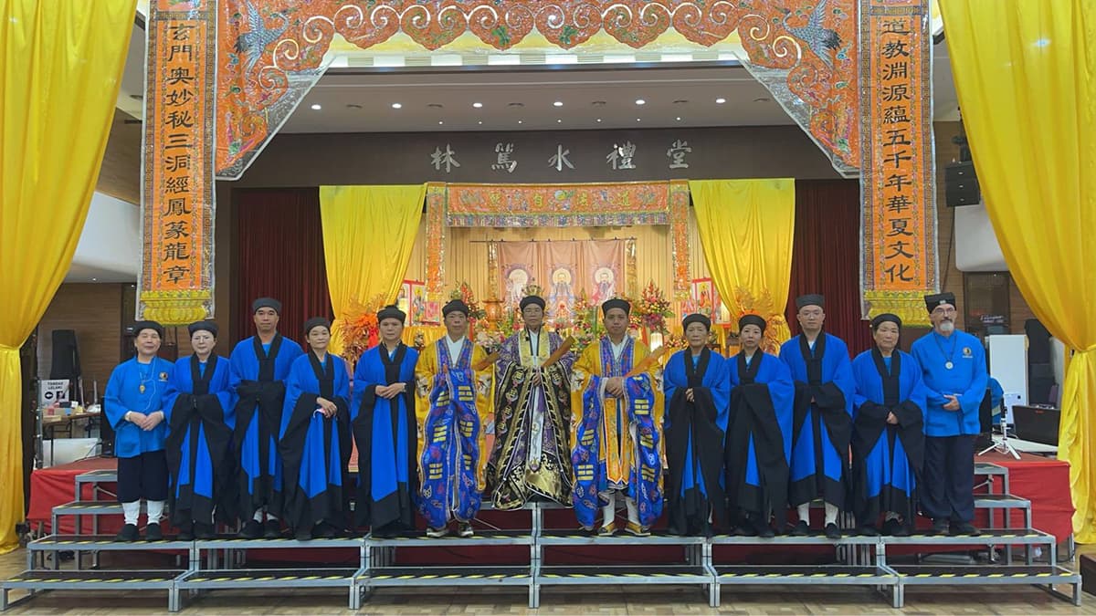 鳳凰山慈聖宮黃崇法率團赴馬主持第10屆青玄拔度大法會